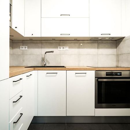 Vig Apartment - With Private Parking Budapest Bagian luar foto