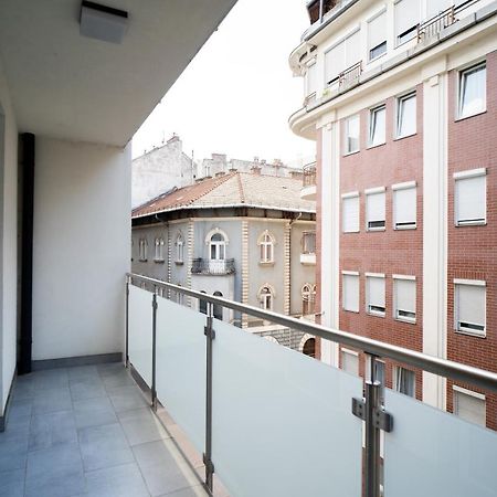 Vig Apartment - With Private Parking Budapest Bagian luar foto