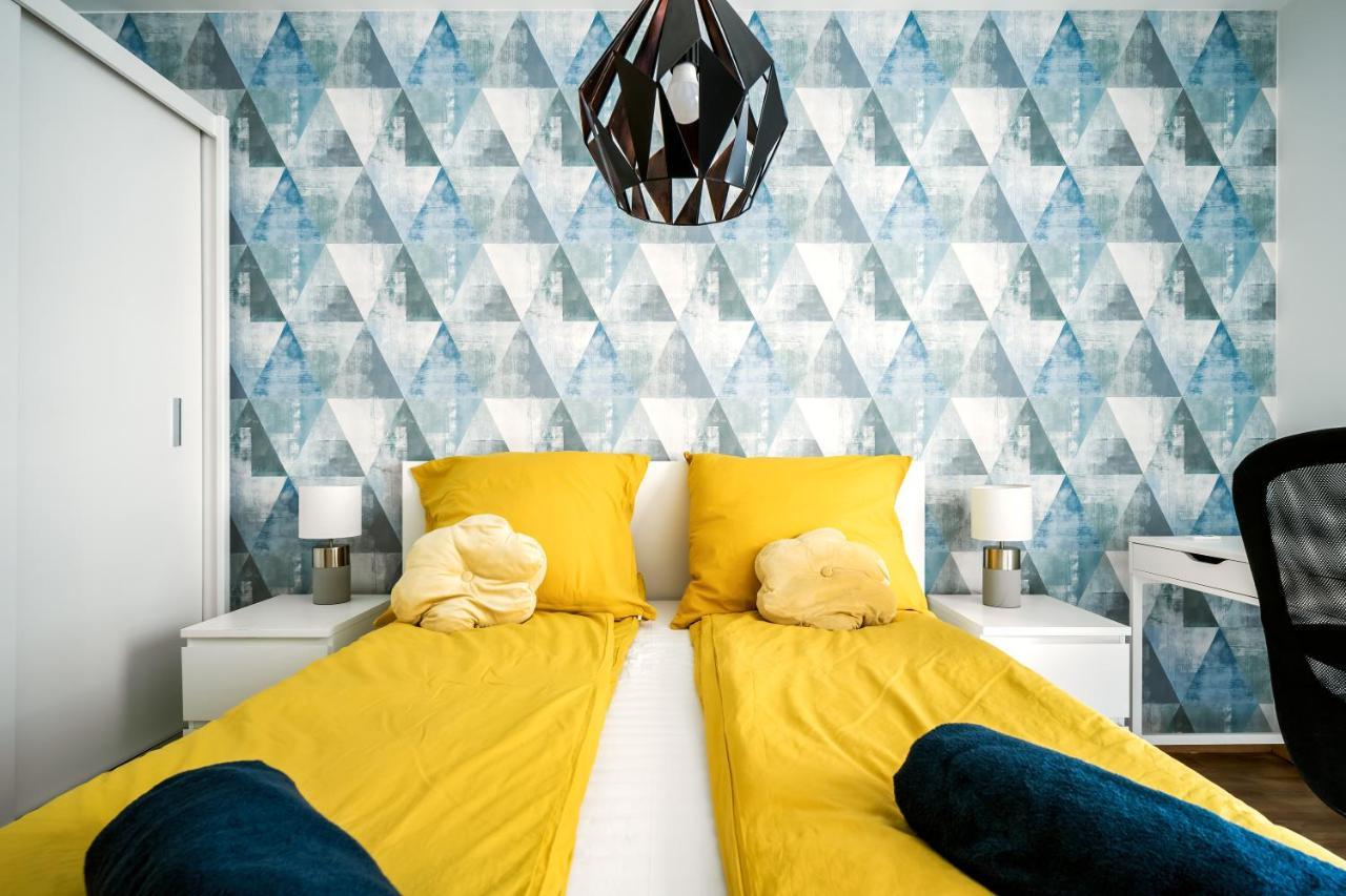 Vig Apartment - With Private Parking Budapest Bagian luar foto