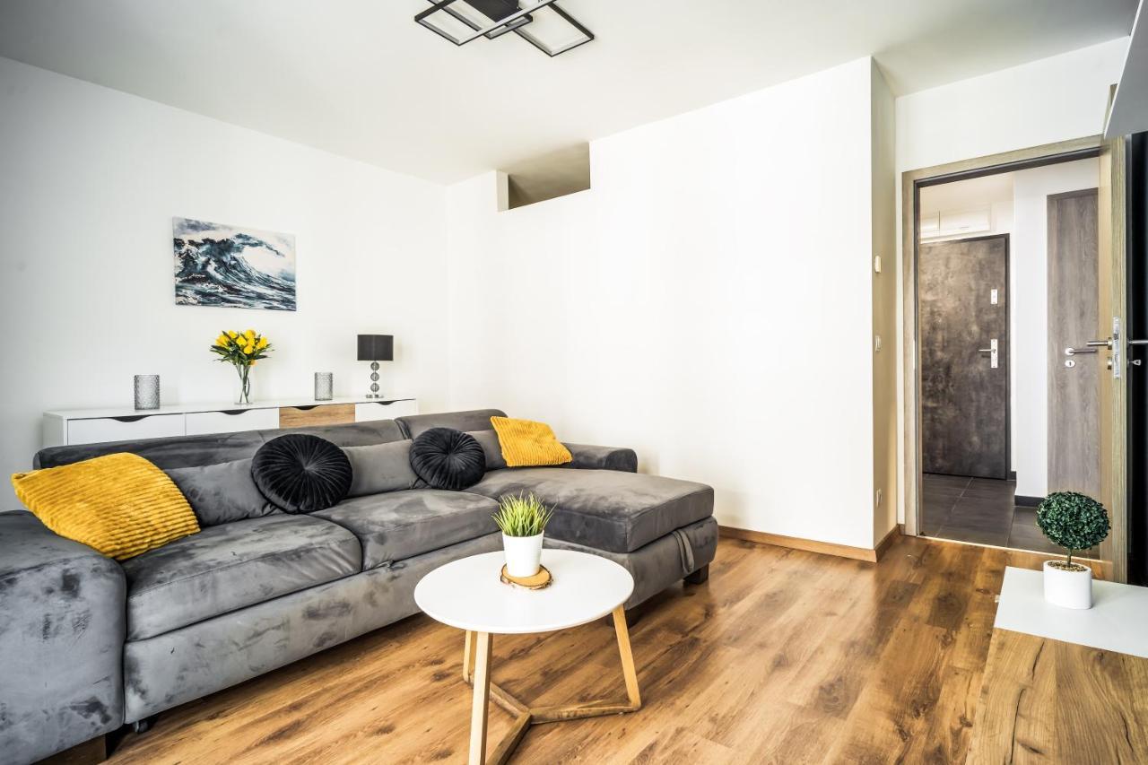 Vig Apartment - With Private Parking Budapest Bagian luar foto