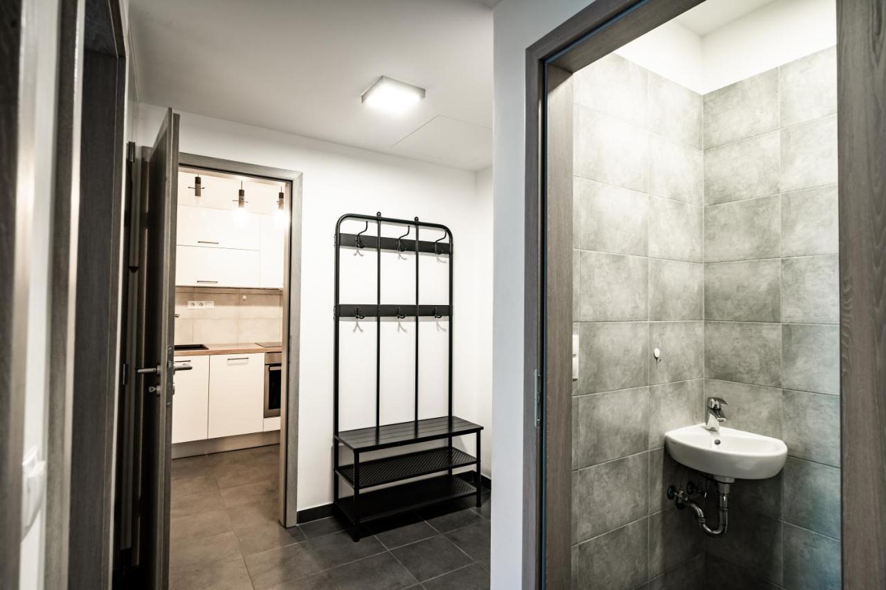 Vig Apartment - With Private Parking Budapest Bagian luar foto