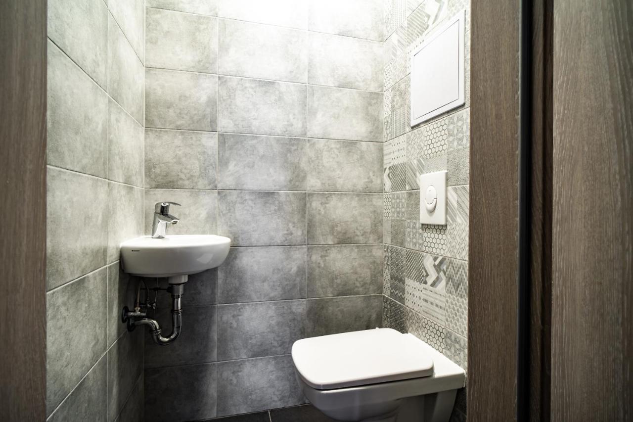 Vig Apartment - With Private Parking Budapest Bagian luar foto