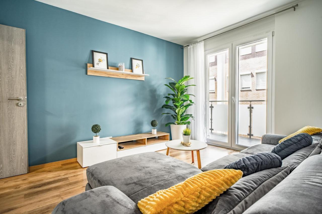 Vig Apartment - With Private Parking Budapest Bagian luar foto