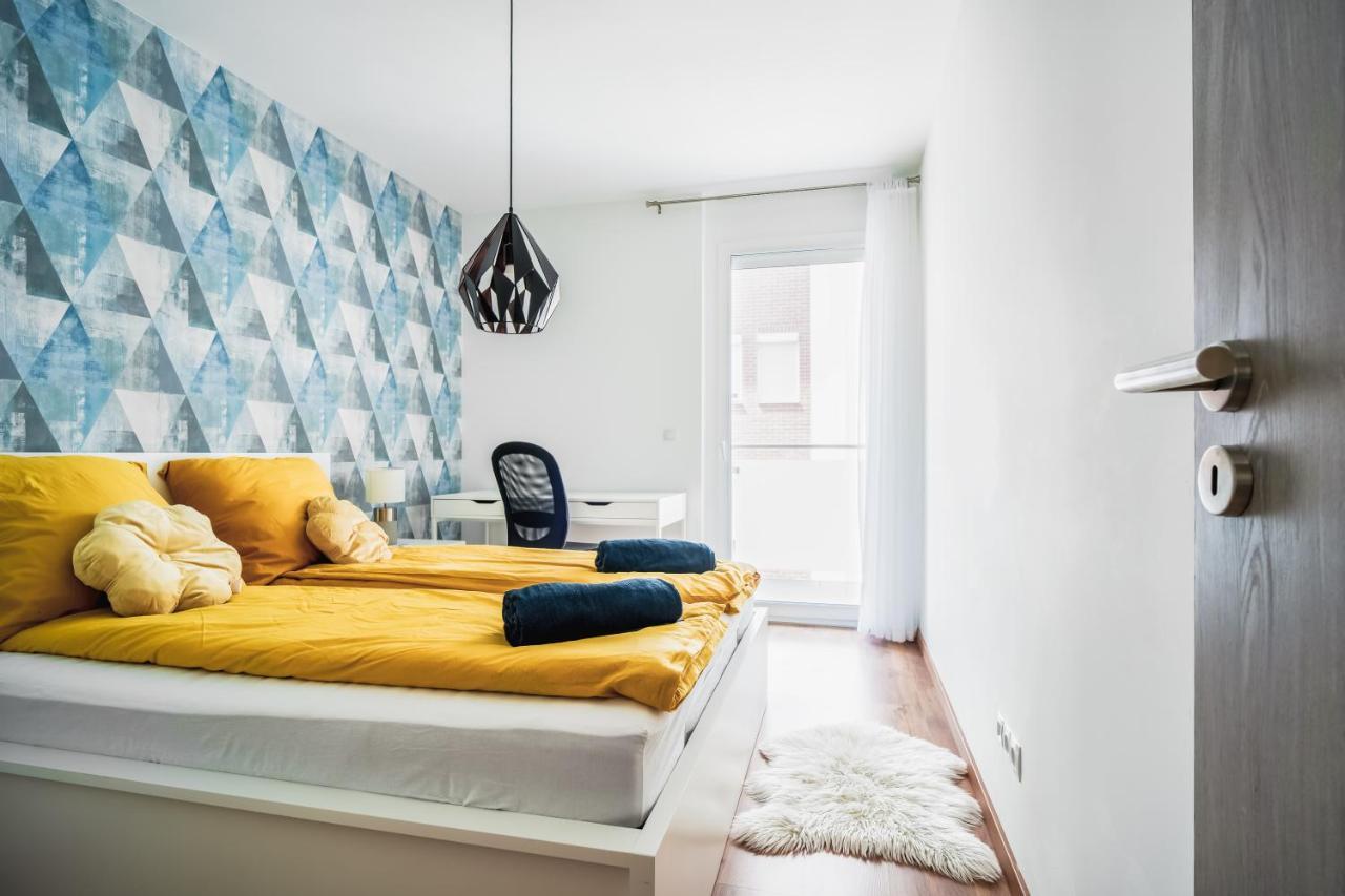 Vig Apartment - With Private Parking Budapest Bagian luar foto